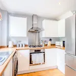 Spacious 3br House - Free Parking - Fast Wi-fi- Smart Tv Сasa de vacaciones Bristol