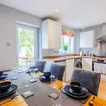 Spacious 3br House - Free Parking - Fast Wi-fi- Smart Tv Сasa de vacaciones