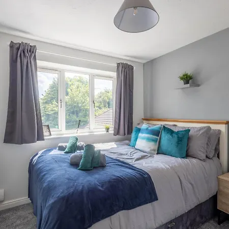 Large 3Br House - Free Parking - Fast Wi-Fi Holiday home Bristol