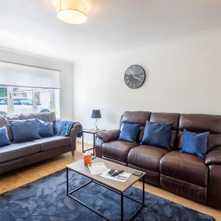 Large 3Br House - Free Parking - Fast Wi-Fi * Bristol