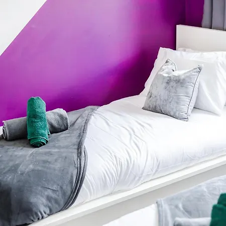 Nyaraló 3br House - Free Parking - Fast Wi-fi- Smart Tv