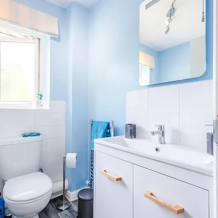 Large 3Br House - Free Parking - Fast Wi-Fi Bristol