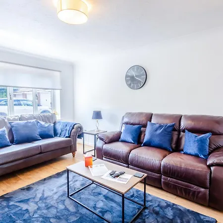 Large 3Br House - Free Parking - Fast Wi-Fi * Bristol