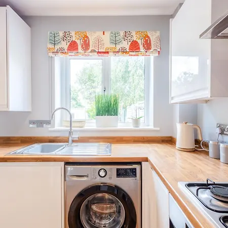 Nyaraló Central 3Br House - Free Parking - Fast Wi-Fi