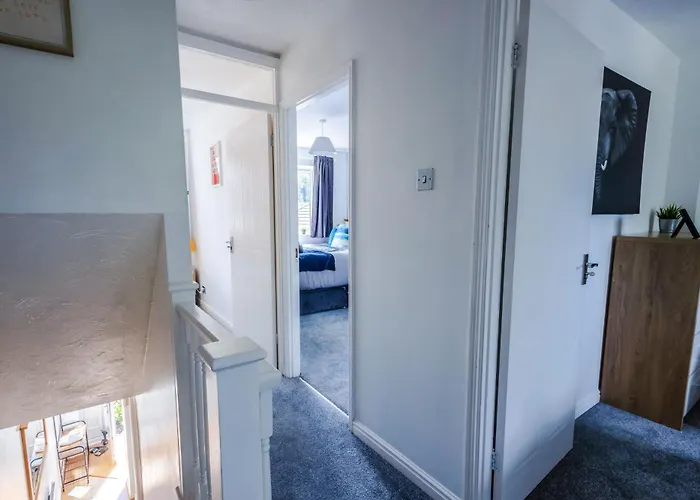 Stylish 3br House - Free Parking - Fast Wi-fi- Smart Tv Bristol
