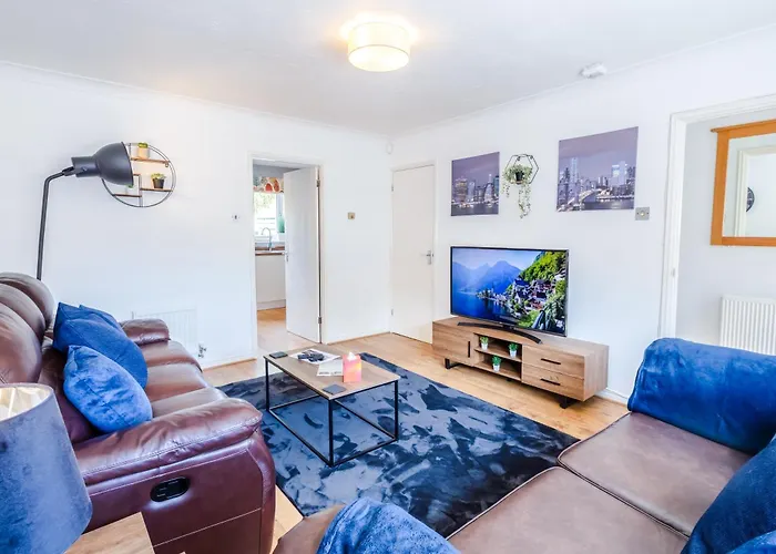 Holiday home Central 3Br House - Free Parking - Fast Wi-Fi- Smart Tv *