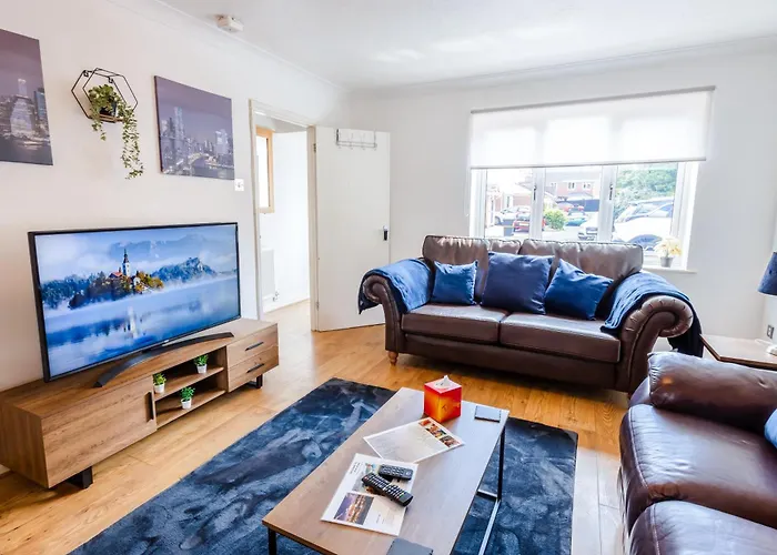 Будинок відпочинку Central 3Br House - Free Parking - Fast Wi-Fi- Smart Tv *